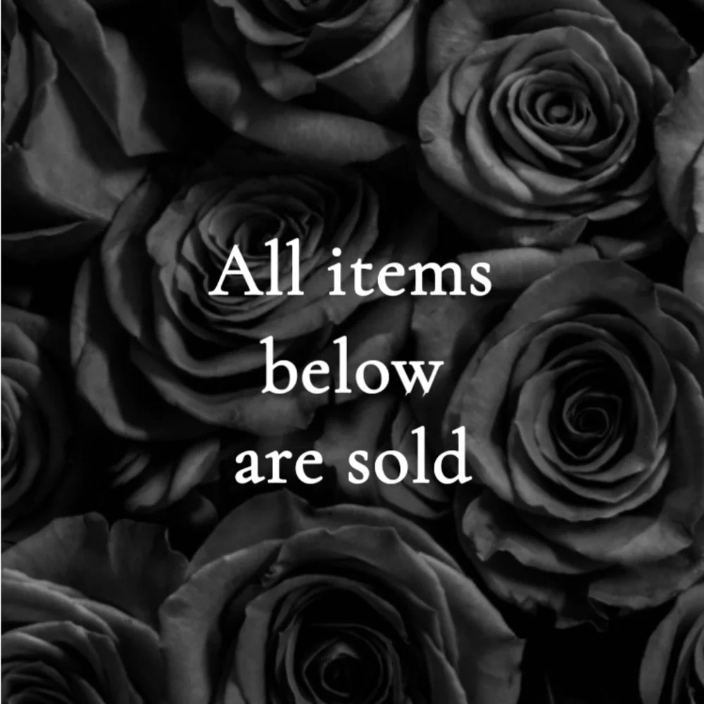 Black Rose Pattern Background - Picture 1 of 1